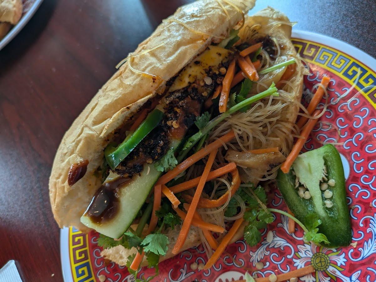 A fresh banh mi and noodles at Phở Road 68 in Pasco